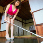 【中出し】 田舎に嫁いで来た元・AV女優のIカップ妻が乳房に群がる男達と戯れるスケベ～な日常 宝田もなみ 『FANZA』