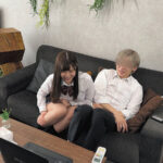 【中出し】 「一緒にAV見てSEXのお勉強しよ…だって幼馴染だから恥ずかしくないじゃん」マジメな女子○生が初めてのAV鑑賞…おま○こにデカチンがズッコンバッコン挿入され気持ちよくなる姿に思わずうれしょん！パンティがビチョビチョになりついつい私もこんな事してみたい！！ 『FANZA』