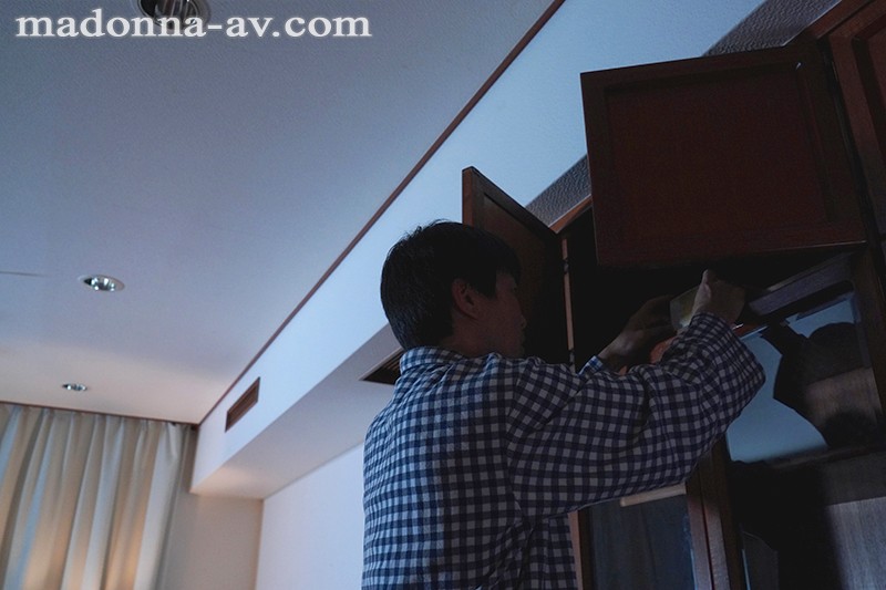 【中出し】 妻の浮気を知った日から、目の前でSEXをさせるまでの寝取ら...