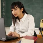 【中出し】 オンライン授業で担任教師を犯しているのをクラス全員に晒してやった。 逢見リカ 『FANZA』