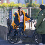 【中出し】 いつも胸元ざっくり谷間を見せつけてる送迎帰りの○○園ママさん 信号待ちで声かけて家までついて行っちゃいました。旦那定時の9時⇒17時ノンストップおっぱい堪能生ハメ不倫中出し 『FANZA』