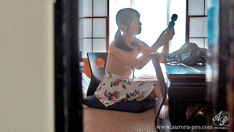 【中出し】 「わたしを孕ませて…おじちゃん…」 膨らみ始めた乳房を叔父...