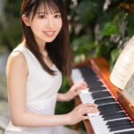 【中出し】 九州の某私立中等部 現役音楽教師 茅野華 AV DEBUT 生徒の皆さん音楽室で大人しい先生はこんなにもエッチです。 『FANZA』