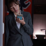 【中出し】 出張先で集中豪雨 嫌いな上司の前でまさか酔い潰れ…突然の相部屋 夜が明けても唾液を濃厚に絡ませ汗だく中出し絶倫性交で貪り合ってました。 五日市芽依 『FANZA』