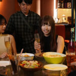 【中出し】 元カノ相部屋同窓会 5年ぶりに再会した元カノ2人と飲んだらお酒に酔って昔の恋話が再燃！終電で帰してくれず相部屋ラブホで朝まで奪い合い中出し 逢沢みゆ 北岡果林 『FANZA』