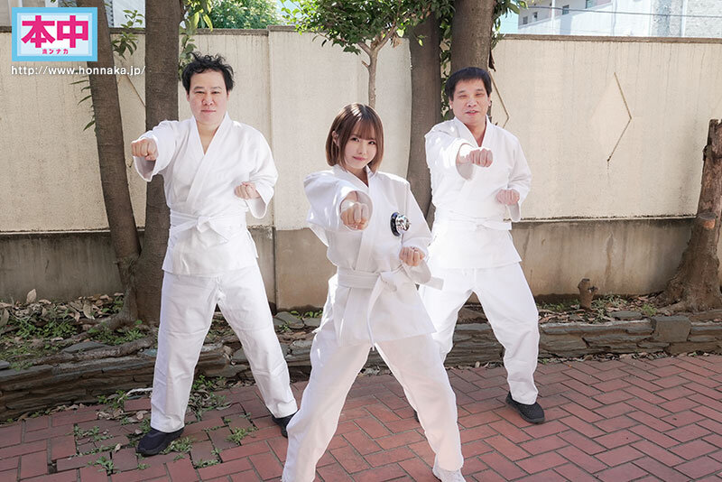 【中出し】 見た目そっくりな義兄2人が推しの芸人に激似すぎて…幼な妻が...