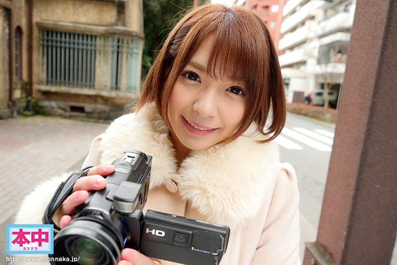 【中出し】 素人カップル逆ナンパ寝取り大作戦！！至近距離で彼女がいるの...