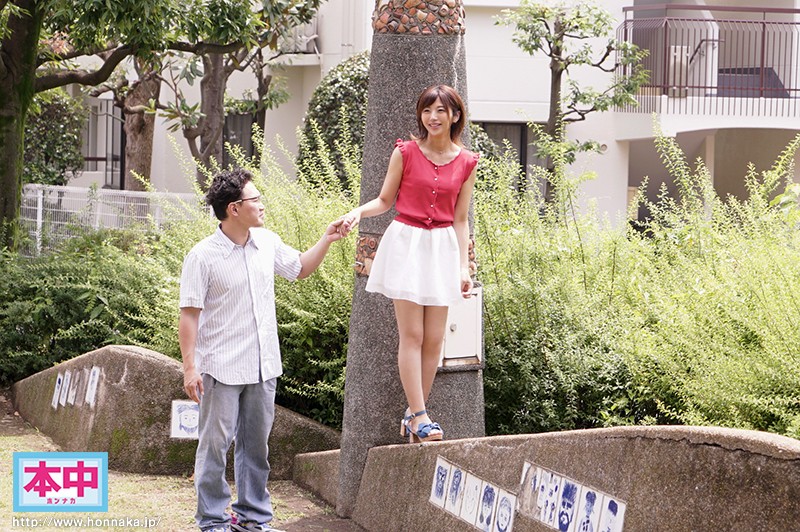 【中出し】 めっちゃ素人女子大生と見つめ合っておしゃべりしながらイチャ...