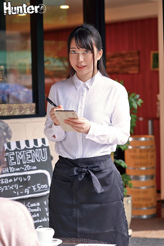 【中出し】 カフェで働くお姉さんたちがとにかくエロい！男性スタッフはボ...