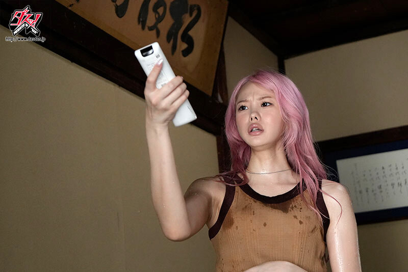 【中出し】 エアコンが壊れた蒸し猛暑日。不意にみた旦那以外の勃起チ○ポ...