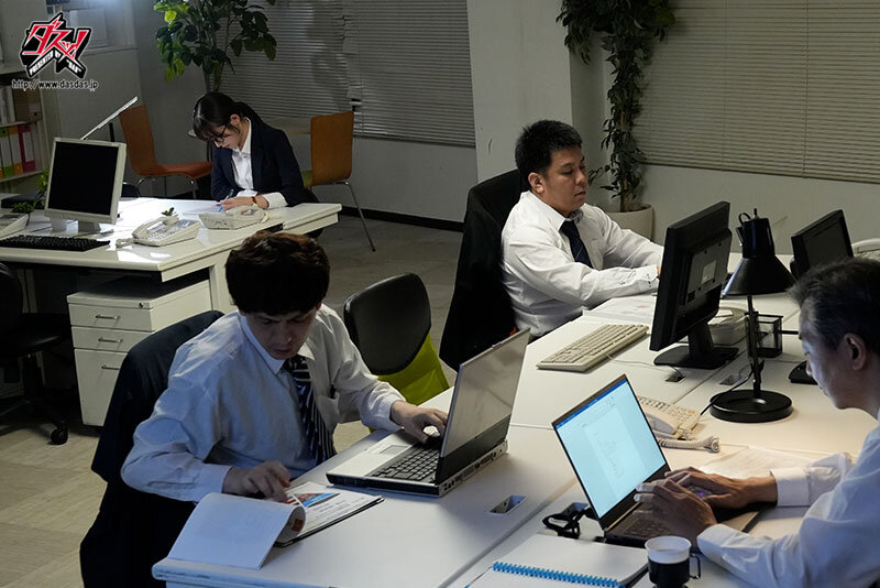 【中出し】 ストレスで限界超えた社畜の性処理ターゲット。狂気的ザーメン...