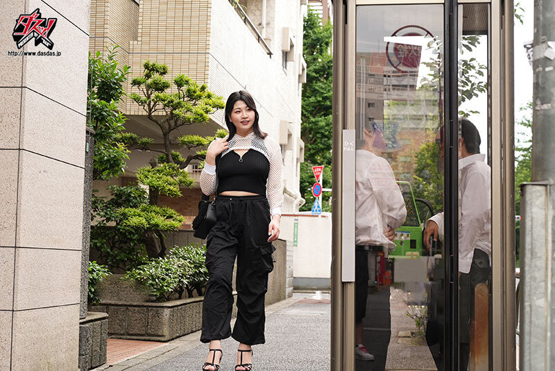 【中出し】 タッパと尻のデカい女がタイプです。チビ童貞と巨女お姉さんの...