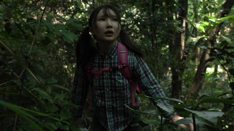 【中出し】 欲望の森 まいごの全裸少女を森で見つけて性欲が抑えられない...