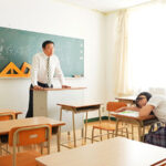 【中出し】 ねっとりベロチューと乳首舐めで誘惑 涎だらだら淫舌フェラで教師を沼らせる痴女J系 由良かな 『FANZA』