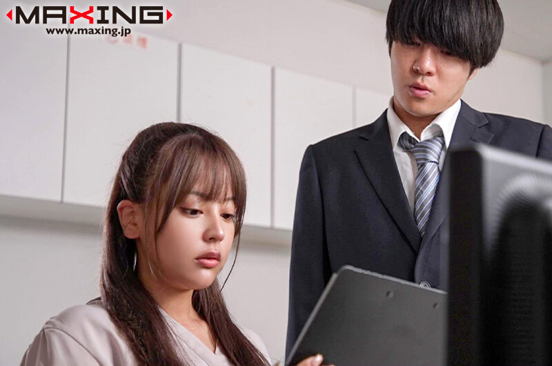 【中出し】 出張先で気の強い人妻女上司と二人きり…ダメな年下部下の僕と...