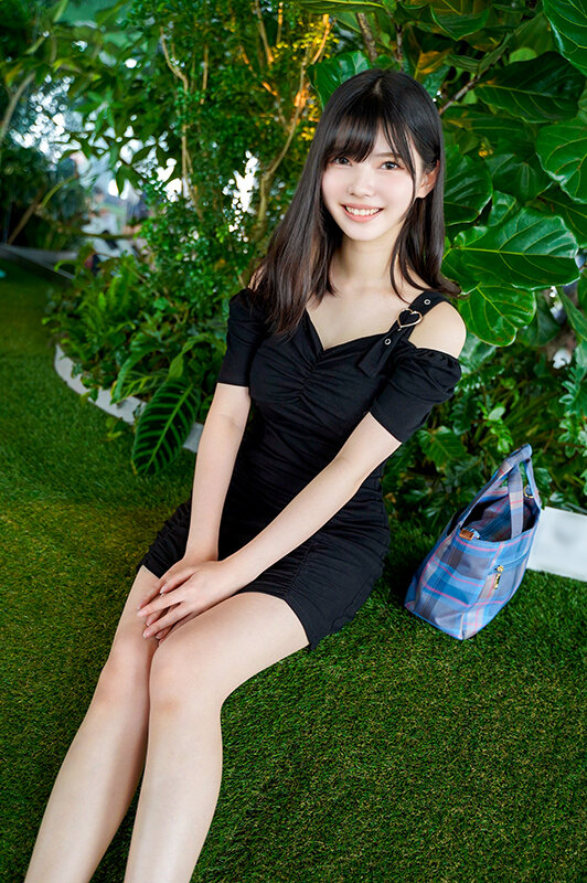 【中出し】 素人JD【限定】りこちゃん22歳 富裕層が多く通う有名大手...