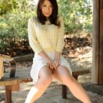 【中出し】 ヤリたくなったら3秒で生姦中出しができるノーパン不倫人妻 篠田あゆみ 『FANZA』