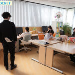 【中出し】 女上司の号令で全員にイジメられ過ぎて挿入しても何しても…無視して頂ける僕。 夕雛エミリ 杏ここ 『FANZA』