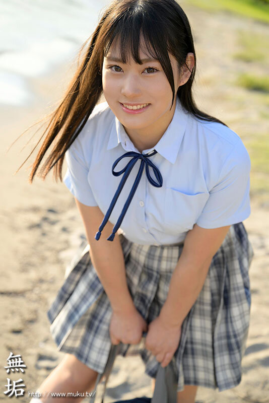 【中出し】 背伸びざかりの制服少女は修学旅行を抜け出してパパ世代おじさ...