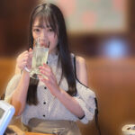 【中出し】 【彼氏に内緒で初撮り】押しに弱い女子大生ホテルお持ち帰り！！ ノリで勝手に中出しSEX！？それでもハメ撮り続けてラストは肉便器化。 すずちゃん（20歳） 『FANZA』