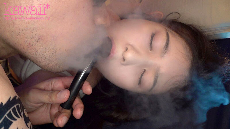 【中出し】 媚薬ヤリサーに迷い込んだ世間を知らないウブ女子大生 ヤバヤ...