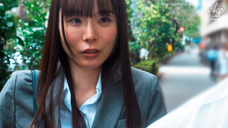 【中出し】 「ご契約のお礼に肉体接待させて頂きます」 飛び込みセールス...