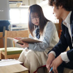 【中出し】 田舎から帰省したら昔は地味だった学級委員長のあの娘が豹変してた！ 1泊2日で10発中出しするまで何度も勃起させちゃうヤリマンGALビッチとの思い出 二葉エマ 『FANZA』