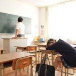 【中出し】 ねっとりベロチューと乳首舐めで誘惑 涎だらだら淫舌フェラで教師を沼らせる痴女J系 倉木しおり 『FANZA』