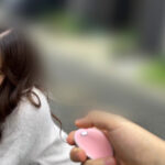 【中出し】 リモバイ発動中にベロキス発情したあやさんは潮吹きして中出しして痙攣中 野外デートでリモバイ接吻しまくったらガクブル中出しSEX 小那海あや 『FANZA』