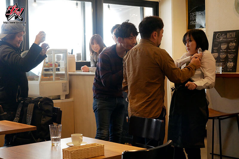 【中出し】 後輩いびってレジ金ぱくる性悪巨乳女がウゼーから、今から雑巾...