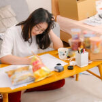 【中出し】 「お願い！チ○ポ見せて！」新刊のために美白ふわとろ巨乳で僕をフル勃起させてくる隣のエロ同人作家お姉さん。 雪代一鳳 『FANZA』