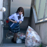 【中出し】 隣人のゴミ部屋で異臭巨漢おやじに監禁調教...抜かずの連撃中出し種付けプレス43発で孕まされた制服女子の末路… 日向由奈 『FANZA』