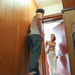 【中出し】 四つん這いで無自覚にデカ尻挑発してくるパート家政婦 淫乱ドM尻に即ハメしたら潮吹き止まらず… 水川潤 『FANZA』