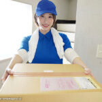 【中出し】 配送会社で働くべっぴんシングルマザーが学生バイトといたるところで濃厚アヘアヘSEX 〈母〉と〈女〉のダブルワークでかなえさんは大忙し！！ 夢実かなえ 『FANZA』