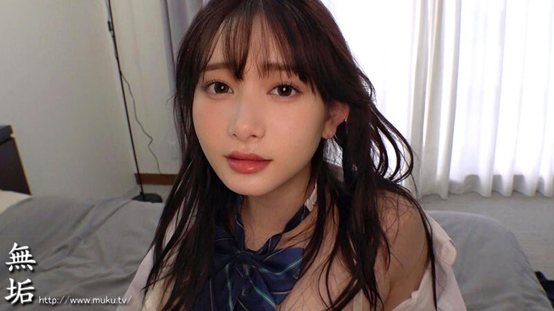 【中出し】 発情が止められない汗かき制服美少女と密室エロ蒸し脱水アクメ...