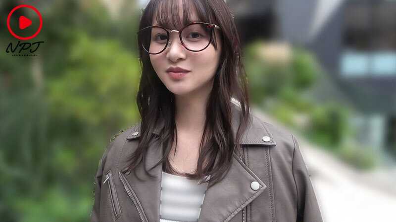 【中出し】 ≪OLの裏休日≫盛る人妻。 SNSで見つけた現役OLとオフ...