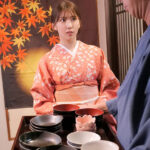 【中出し】 夫婦経営する旅館でオヤジ客の晩酌に呼び出され…朝を迎えても終わらない中出し接待に堕ちた妻 山岸あや花 『FANZA』