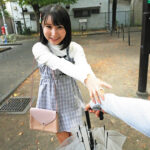 【中出し】 おじさん、今何してるの？暇なの？わたしと遊ぼっニコッ笑顔で突然話かけてきた女の子に誘われて…かな 由良かな 『FANZA』