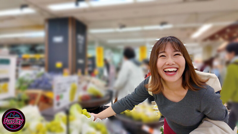 【中出し】 シロートごっくんFile002 結婚4年目人妻は、浮気夫の...