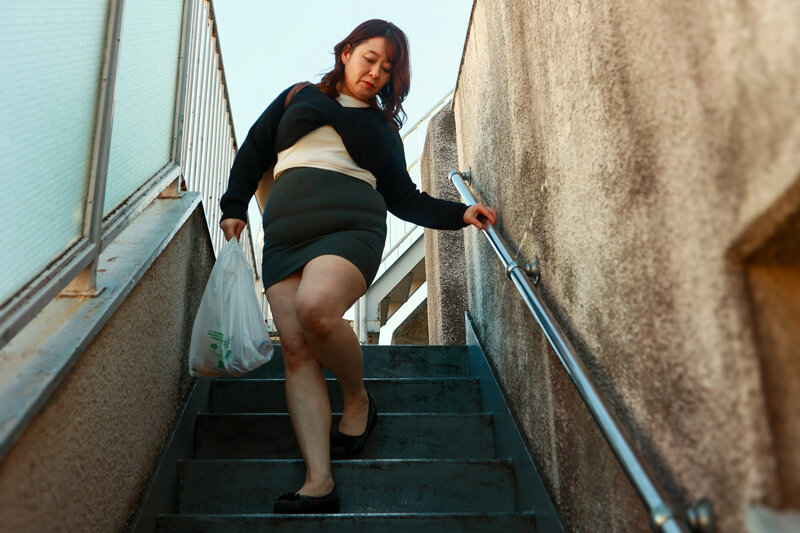 【中出し】 アパートの隣に住むムッチリすけべな五十路妻 豊永映美 『F...