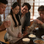 【中出し】 「りおちゃん、大きくなったね…。」実家に帰るといつも二人の叔父さんに呼び出されて…。 朝日りお 『FANZA』