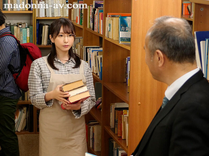 【中出し】 人妻秘書、汗と接吻に満ちた社長室中出し性交 最初で最高の秘...