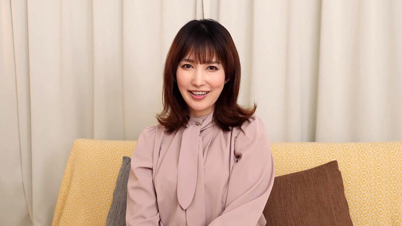 【中出し】 【4K】初体験は人妻と… 最高に羨ましい筆下ろし 徳永しお...