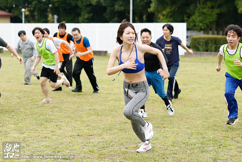 【中出し】 3泊4日の合宿に引率した人妻は、気が狂うほどレ×プされ続け...