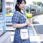 【中出し】 ハードプレイがしたくてAVのドアを叩いた19歳の逸材。 衝撃の初アナルセックスAVデビュー 純粋無垢な美少女が3穴で絶頂するギャップ姦。 湖高湊 『FANZA』