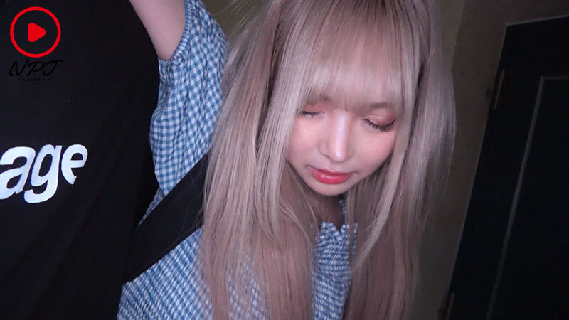 【中出し】 勝手にREC: 酔い潰れたギャルを持ち帰って寝姦アナル挿入...