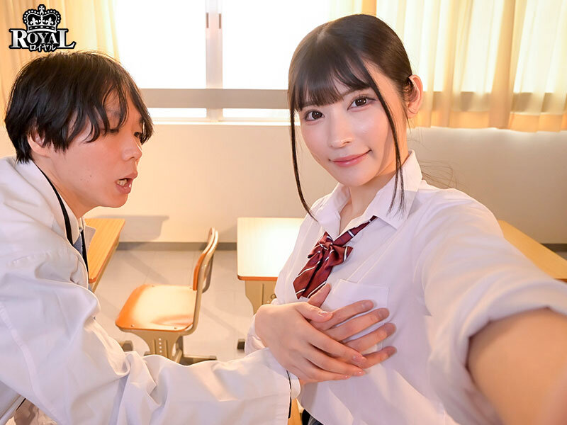 【中出し】 「もう先生しか好きになれない…」教師の僕をからかう純粋無垢...