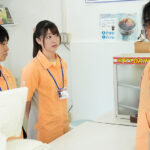 【中出し】 バイト先コンビニの大好きなスレンダーポニテ彼女が最低なゲス店長に寝取られ言いなり肉オナホに快楽堕ちさせられていた。 吉沢梨亜 『FANZA』