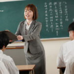 【中出し】 競泳水着孕ませ輪●NTR 憧れの水泳教師が絶倫部員のゴム無し生チ〇ポに犯●れて中出し肉便器にされたのに何もできずに鬱勃起した僕。 小栗操 『FANZA』