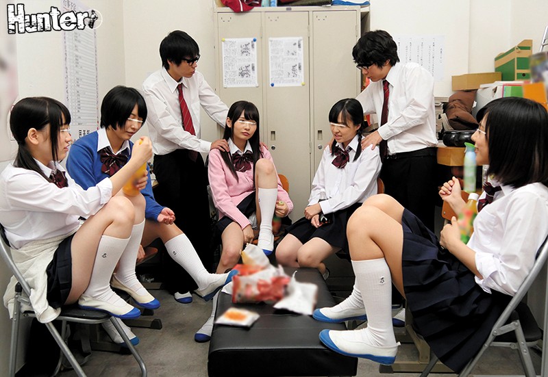 【中出し】 まさか！学年のトップクラス女子と冴えないボクが中出しイチャ...